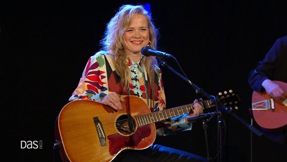 Die Sängerin Ilse DeLange bei einem Live-Auftritt. © Screenshot 